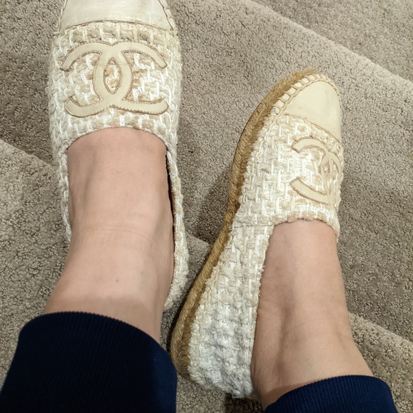 CHANEL ESPADRILLE 37 TWEED PATENT LEATHER CAP TOE FLATS - Picture 6 of 7